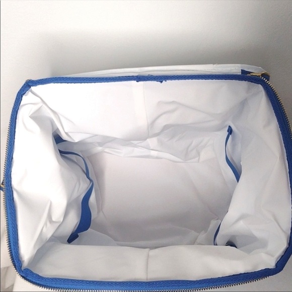 Lilly Pulitzer Wine Carrier Blue Soft Cooler High Maintenance Tailgate Beach NWT - Picture 2 of 7